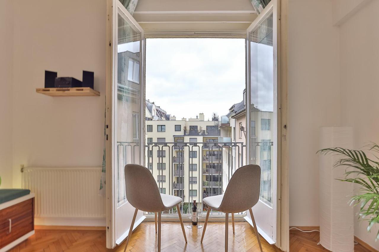 Apartmán French Balcony - 45M² - Szeneviertel Vídeň Exteriér fotografie