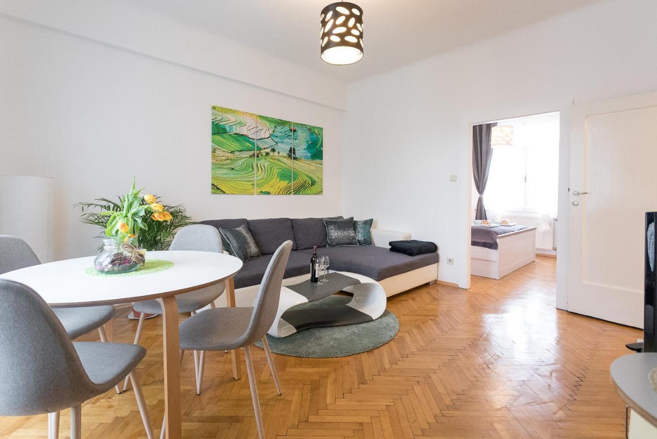 Apartmán French Balcony - 45M² - Szeneviertel Vídeň Exteriér fotografie