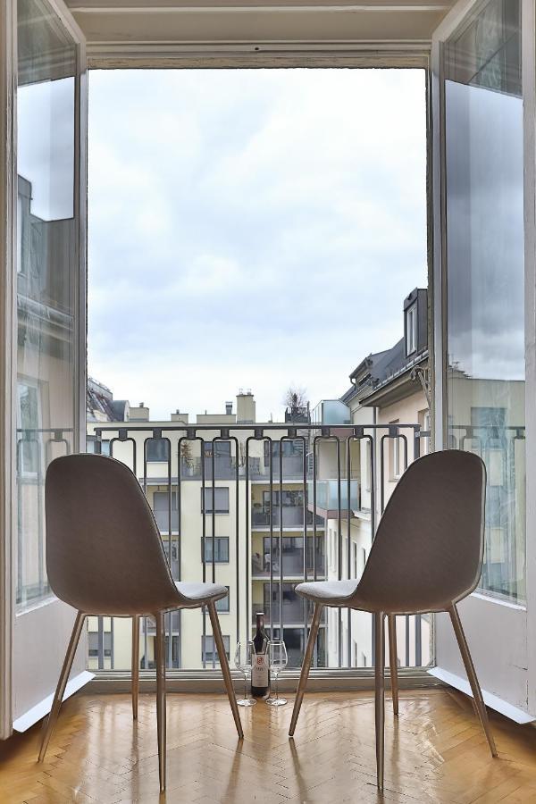 Apartmán French Balcony - 45M² - Szeneviertel Vídeň Exteriér fotografie