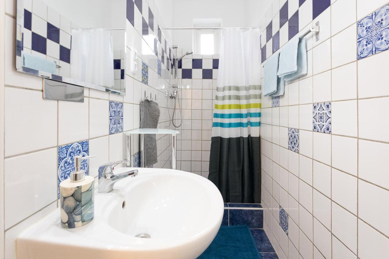 Apartmán French Balcony - 45M² - Szeneviertel Vídeň Exteriér fotografie
